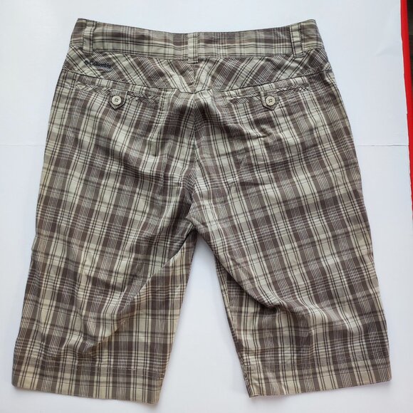 Columbia Titanium lightweight short light brown plaid women's size 8 - Picture 3 of 13